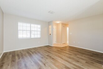 4538 Swallowtail Dr in New Port Richey, FL - Building Photo - Building Photo