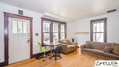 931 Dewey Ave in Ann Arbor, MI - Building Photo - Building Photo