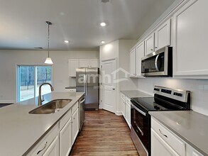 7034 Garrett Ct in Charlotte, NC - Foto de edificio - Building Photo