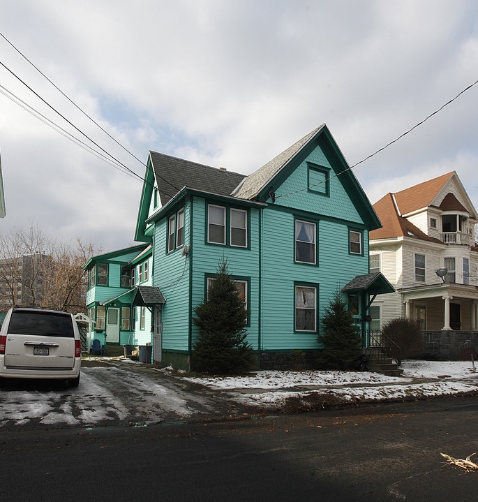 92 Fremont St in Gloversville, NY - Foto de edificio