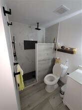 8320 Woodlake Pl in Tampa, FL - Building Photo - Building Photo