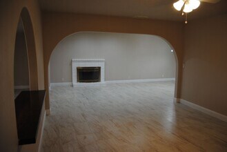 8817 Butternut Ave in Bakersfield, CA - Building Photo - Building Photo