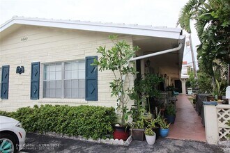 4649 Bougainvilla Dr, Unit 2 in Lauderdale-by-the-Sea, FL - Building Photo - Building Photo