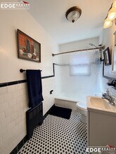 45 Beechcroft St, Unit 2 in Boston, MA - Foto de edificio - Building Photo