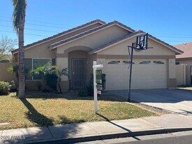 5827 E Hopi Cir in Mesa, AZ - Building Photo