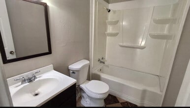 906 Appleby St NW in Huntsville, AL - Building Photo - Building Photo