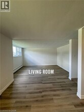 6 Elmsdale Dr in Kitchener, ON - Building Photo - Building Photo