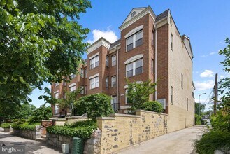 606 Kentucky Ave SE in Washington, DC - Building Photo - Building Photo