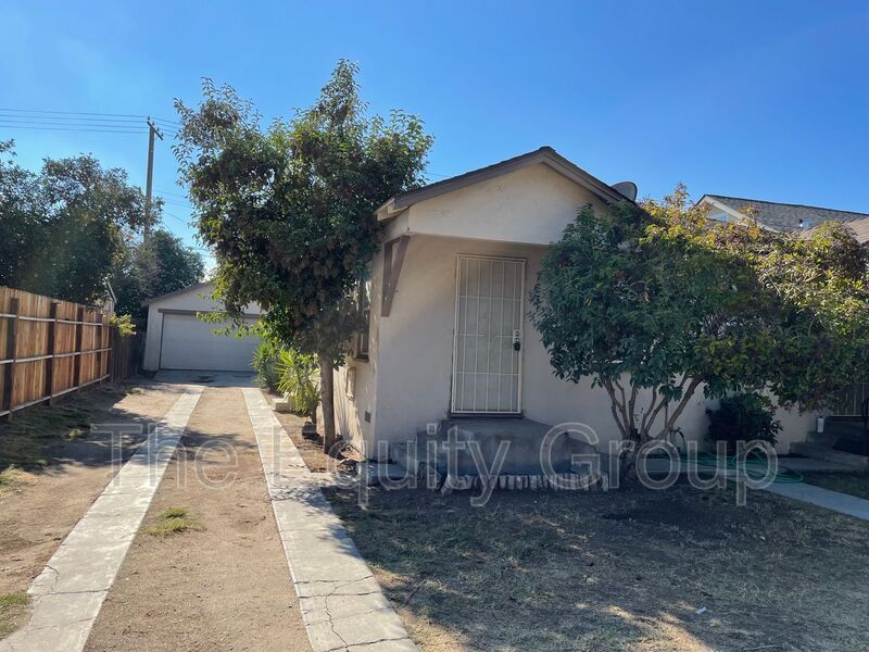 763 Mariposa Ave in Tulare, CA - Building Photo