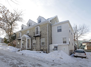 240 W Lake Lawn Pl in Madison, WI - Foto de edificio - Building Photo