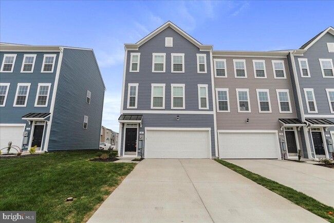 100 Stafford Pl in Falling Waters, WV - Building Photo - Building Photo