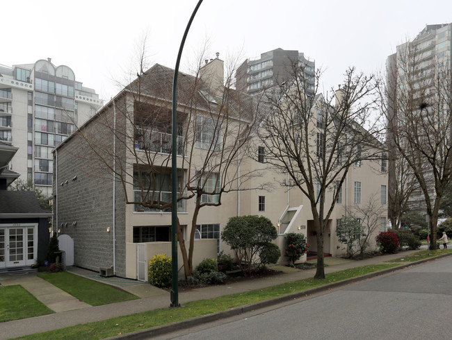 1558 Harwood St in Vancouver, BC - Building Photo - Building Photo