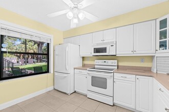 1001 Sabal Ridge Cir, Unit D in Palm Beach Gardens, FL - Building Photo - Building Photo