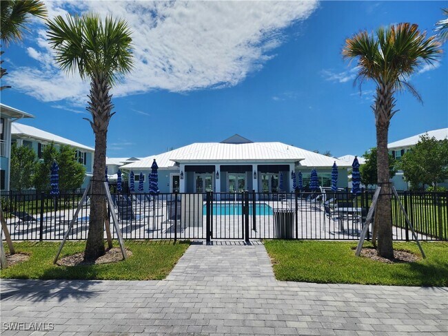 26401 Coco Cay Cir in Bonita Springs, FL - Foto de edificio - Building Photo