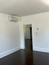 728 Kearny Ave, Unit 5 in Kearny, NJ - Foto de edificio - Building Photo