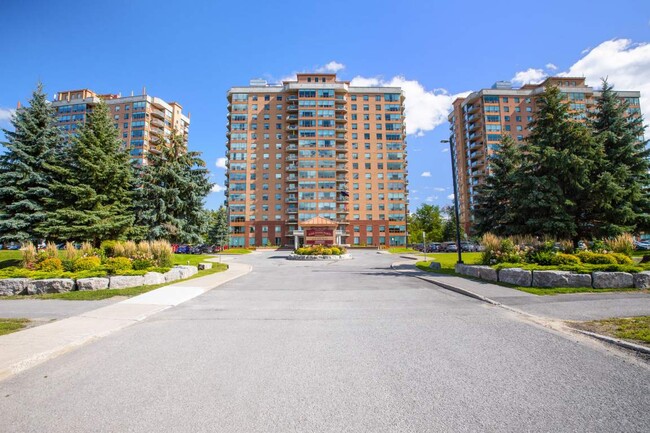 Park Ridge Place I-III in Ottawa, ON - Building Photo - Building Photo