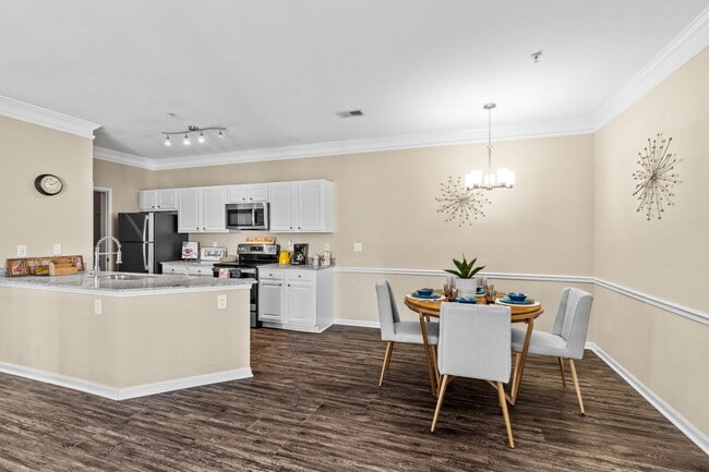 Reserve at Long Point in Hattiesburg, MS - Foto de edificio - Building Photo