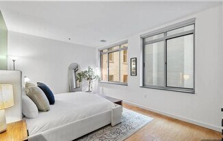 25 McWilliams Pl in Jersey City, NJ - Building Photo