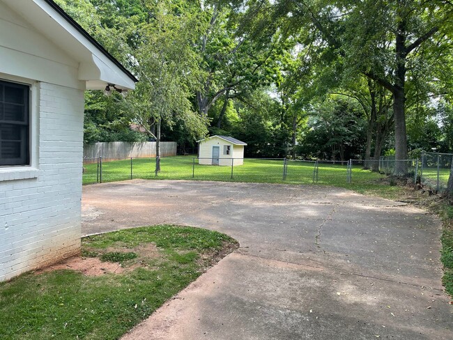 607 Floral St in Opelika, AL - Building Photo - Building Photo