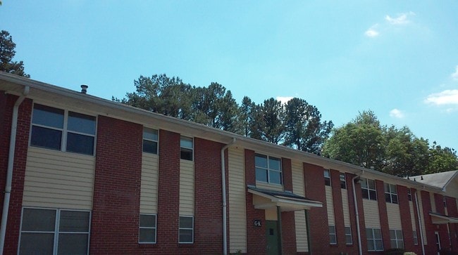 Spring Terrace Apartments in Decatur, GA - Foto de edificio - Building Photo