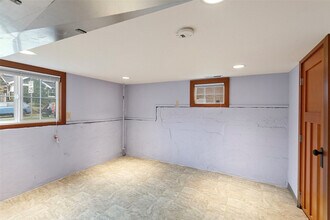 7400 32nd Ave NW in Seattle, WA - Building Photo - Building Photo