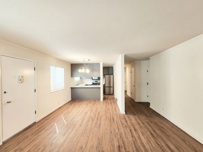 1110 Douglas Ave in Burlingame, CA - Foto de edificio - Building Photo