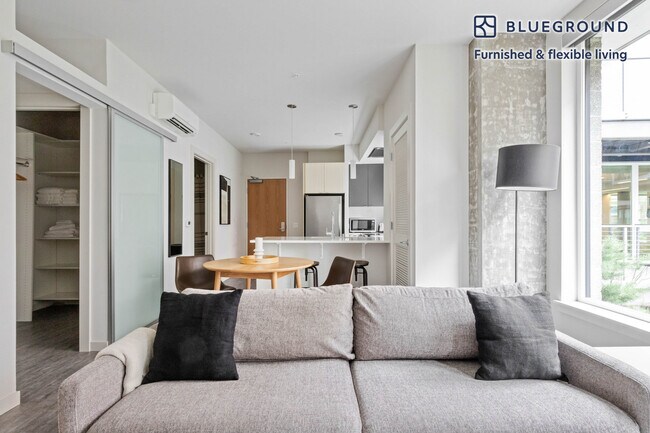 1255 Harrison St-Unit -FL2-ID531 in Seattle, WA - Building Photo - Building Photo