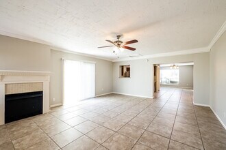 11955 Drummond Park Dr in Houston, TX - Building Photo - Building Photo