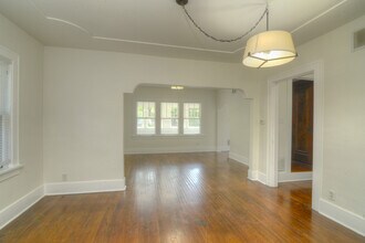 724 S 5th St in St. Charles, IL - Building Photo - Building Photo