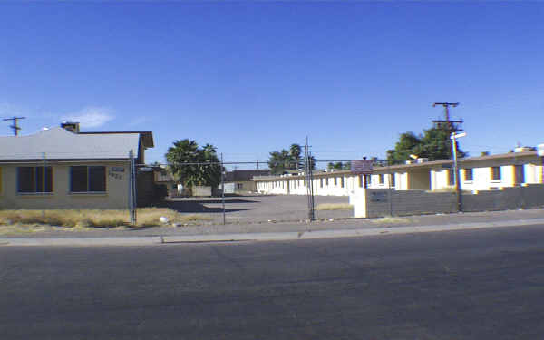 Sunrise Circle in Phoenix, AZ - Building Photo - Building Photo