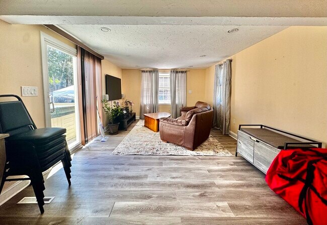 6 Squire Way in Plymouth, MA - Building Photo - Building Photo