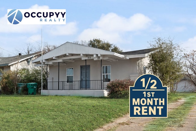 property at 815 N Travis St