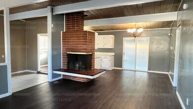 500 Day Ave in Bakersfield, CA - Building Photo - Building Photo