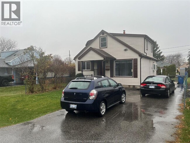 2629 Meldrum Rd in Windsor, ON - Building Photo - Building Photo
