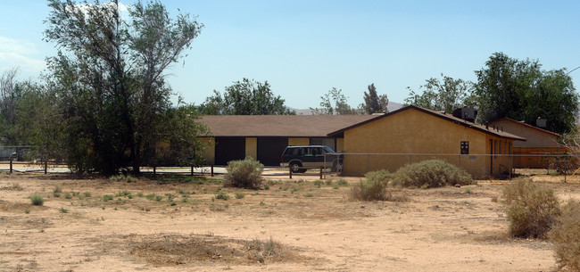 13508 Rancherias Rd in Apple Valley, CA - Building Photo - Building Photo