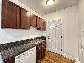 3828.5 N Fremont St in Chicago, IL - Building Photo - Building Photo