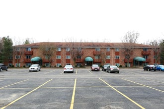 Heritage Green Apartments in Mundelein, IL - Foto de edificio - Building Photo