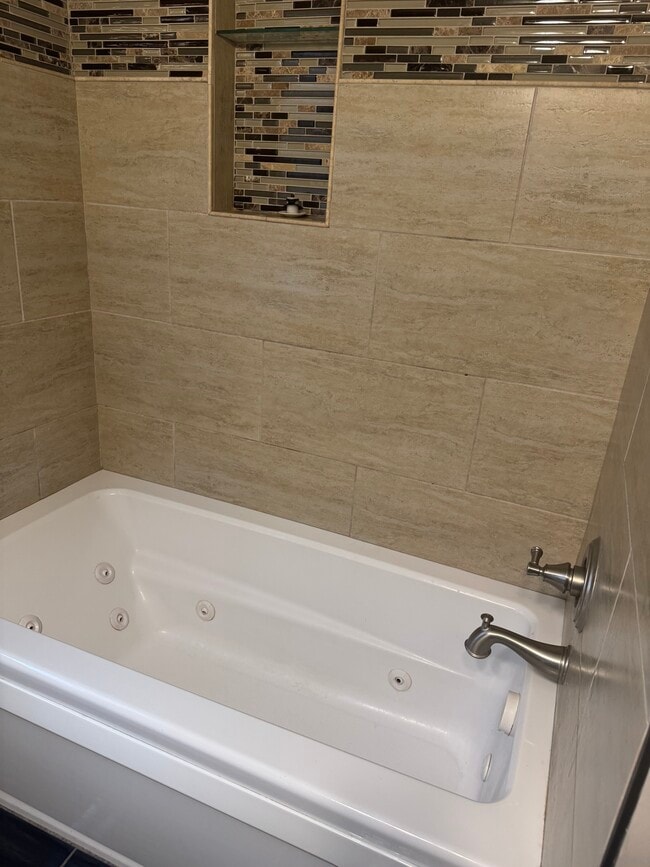 11401 Mayfield St in Livonia, MI - Building Photo - Building Photo