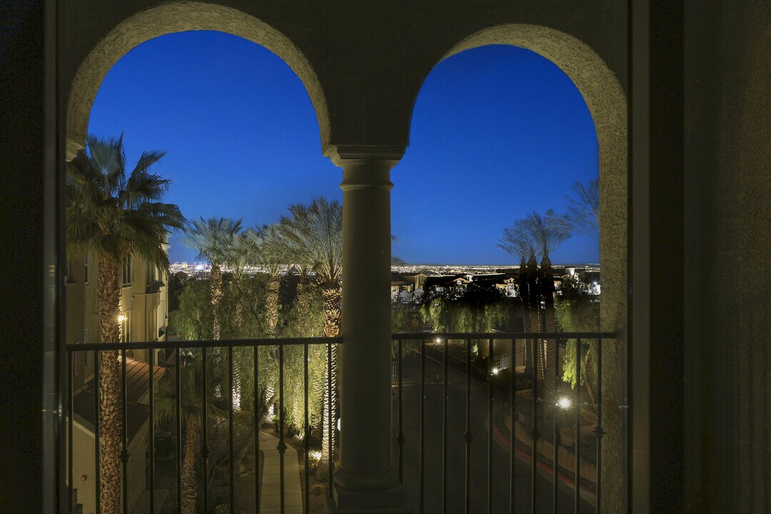 2555 Hampton Rd, Unit 4302 in Henderson, NV - Building Photo