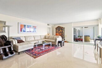 111 N Pompano Beach Blvd, Unit PH3 in Pompano Beach, FL - Building Photo - Building Photo
