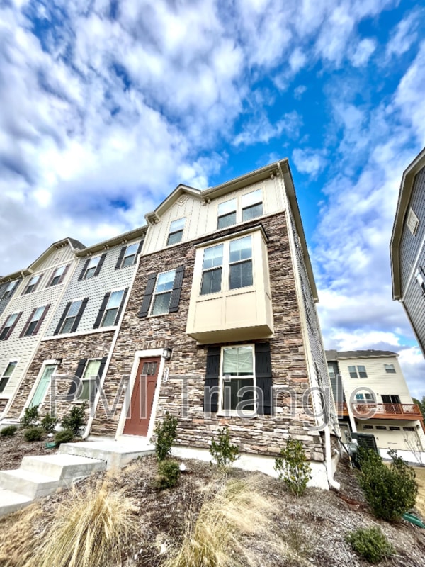 property at 321 Poplar Leaf Way