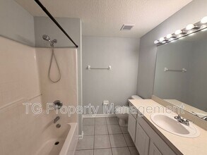 3588 Twisted Tree Ln in Jacksonville, FL - Foto de edificio - Building Photo