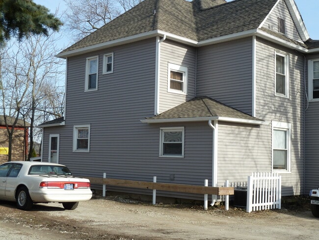 102 E Columbia St in West Lafayette, IN - Building Photo - Building Photo