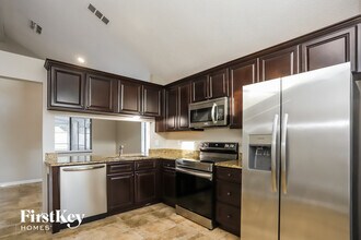 1503 Chepacket St in Brandon, FL - Building Photo - Building Photo