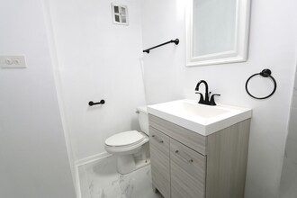 10408 Michael Todd Terrace-Unit -2E in Glenview, IL - Building Photo - Building Photo