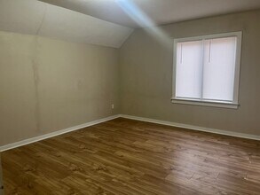 1717 SW Lane St in Topeka, KS - Building Photo - Building Photo