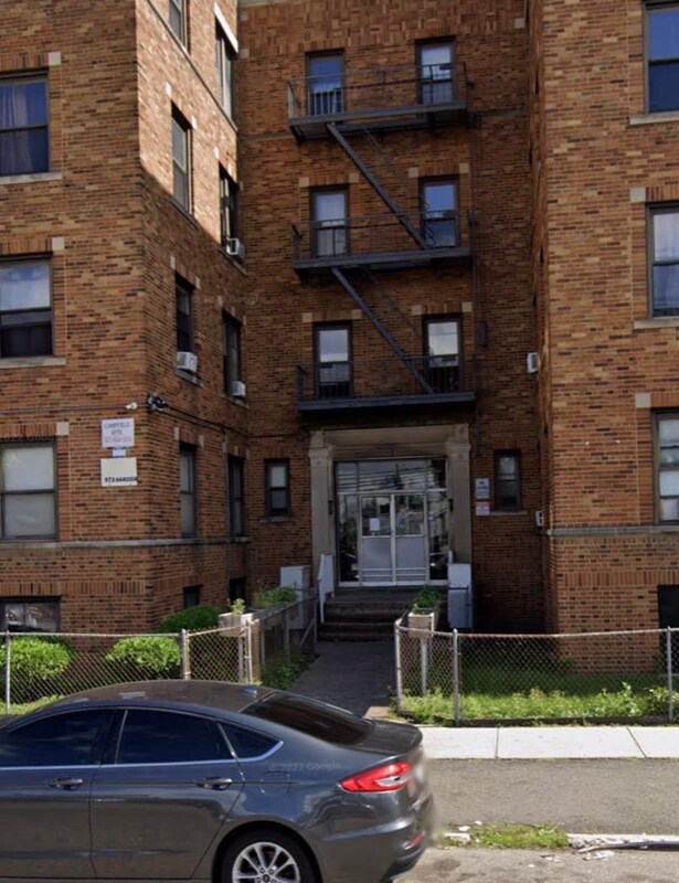 649 Chancellor AveUnit 2 Rentals in Irvington, NJ