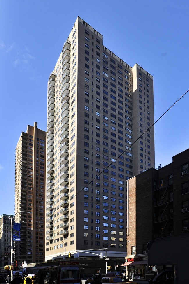 Georgetown Plaza in New York, NY - Foto de edificio - Building Photo
