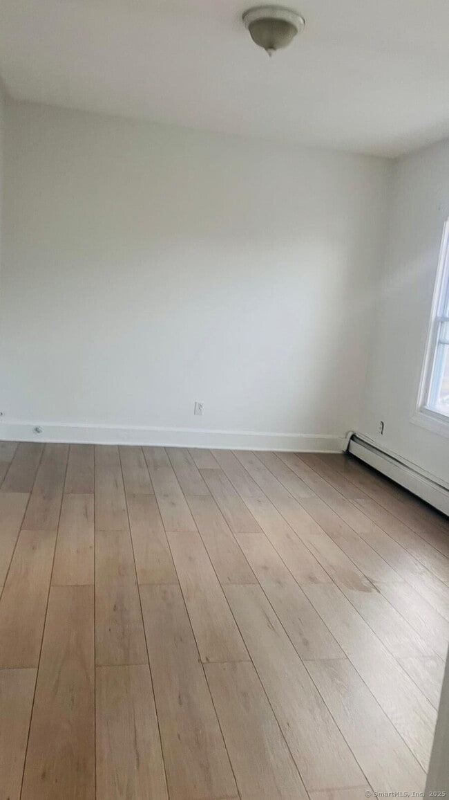 212 Smith St in Bridgeport, CT - Building Photo - Building Photo
