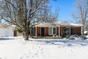 8612 Sardis Way in Louisville, KY - Building Photo